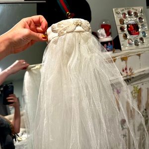 Beautiful Bridal Headband Veil wedding pearl embossed